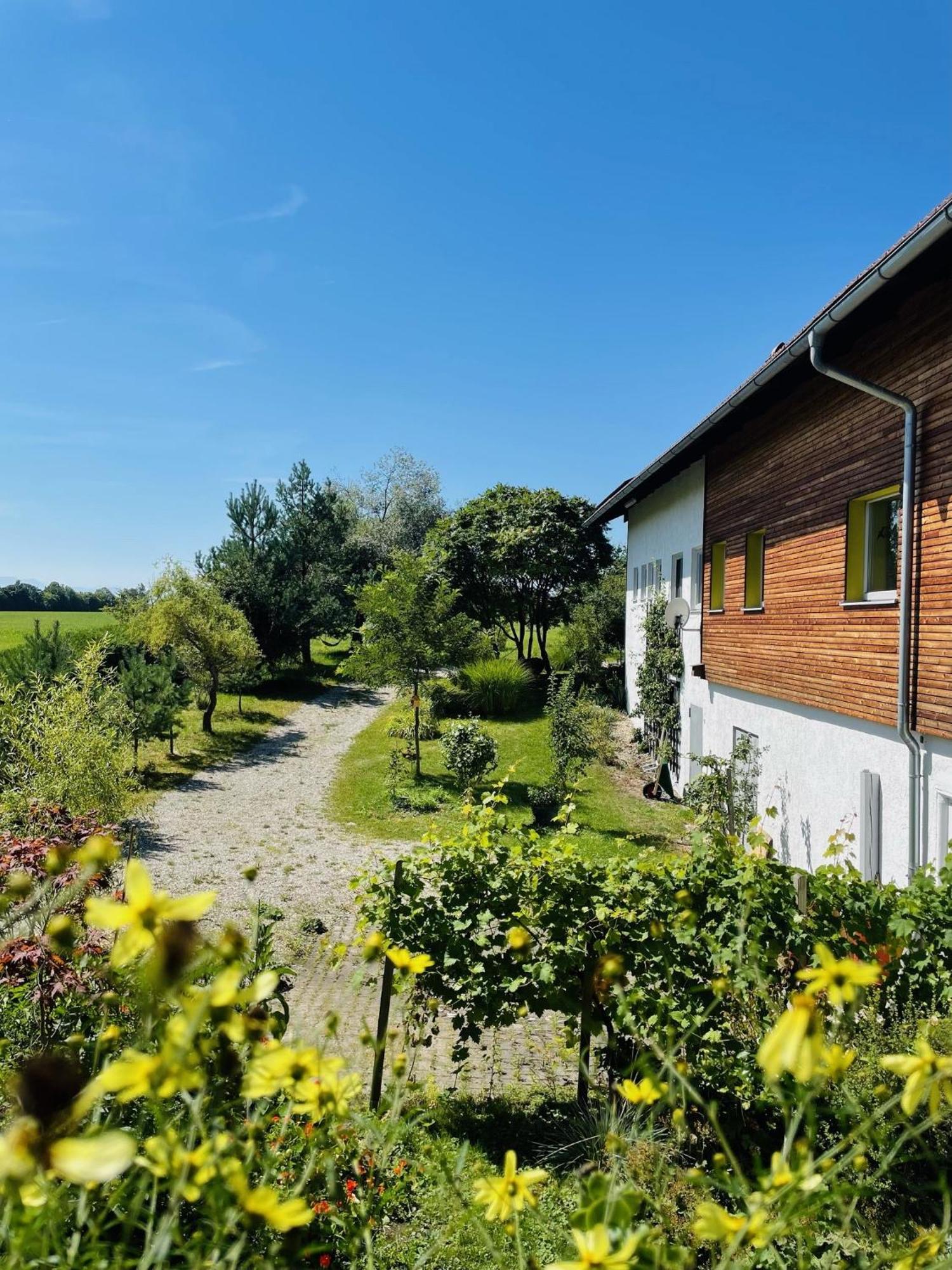 Natur-Retreat Am Leitgeringer See Титмонинг Экстерьер фото